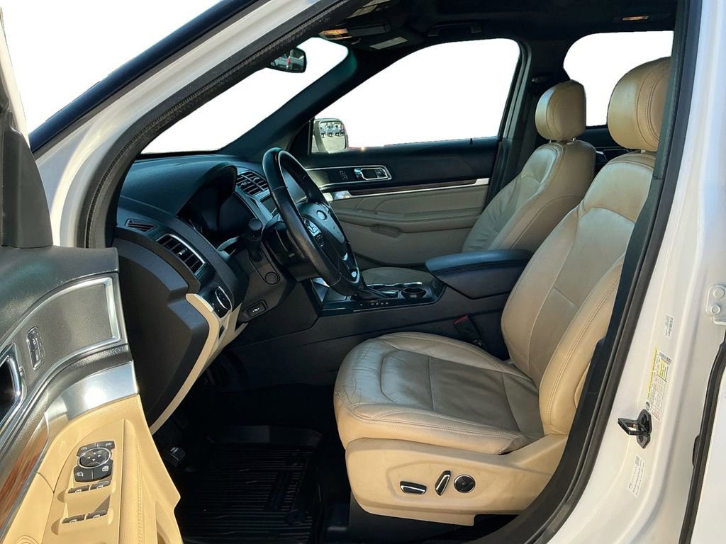 Used 2017 Ford Explorer Limited w/ Equipment Group 301A FWD image 14