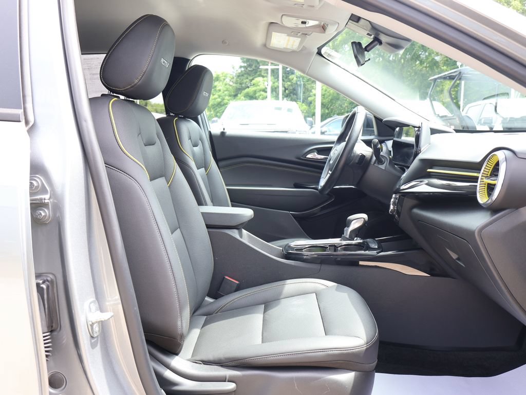 Certified 2024 Chevrolet Trax ACTIV FWD image 31