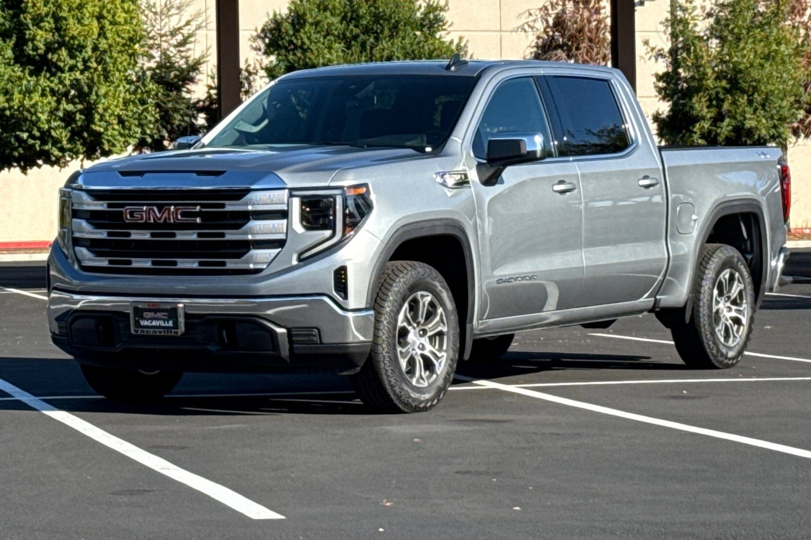 Used 2026 GMC Sierra 1500 SLE image 9