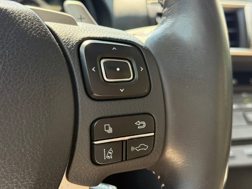 Used 2019 Lexus IS 300 w/ Premium Package RWD image 29