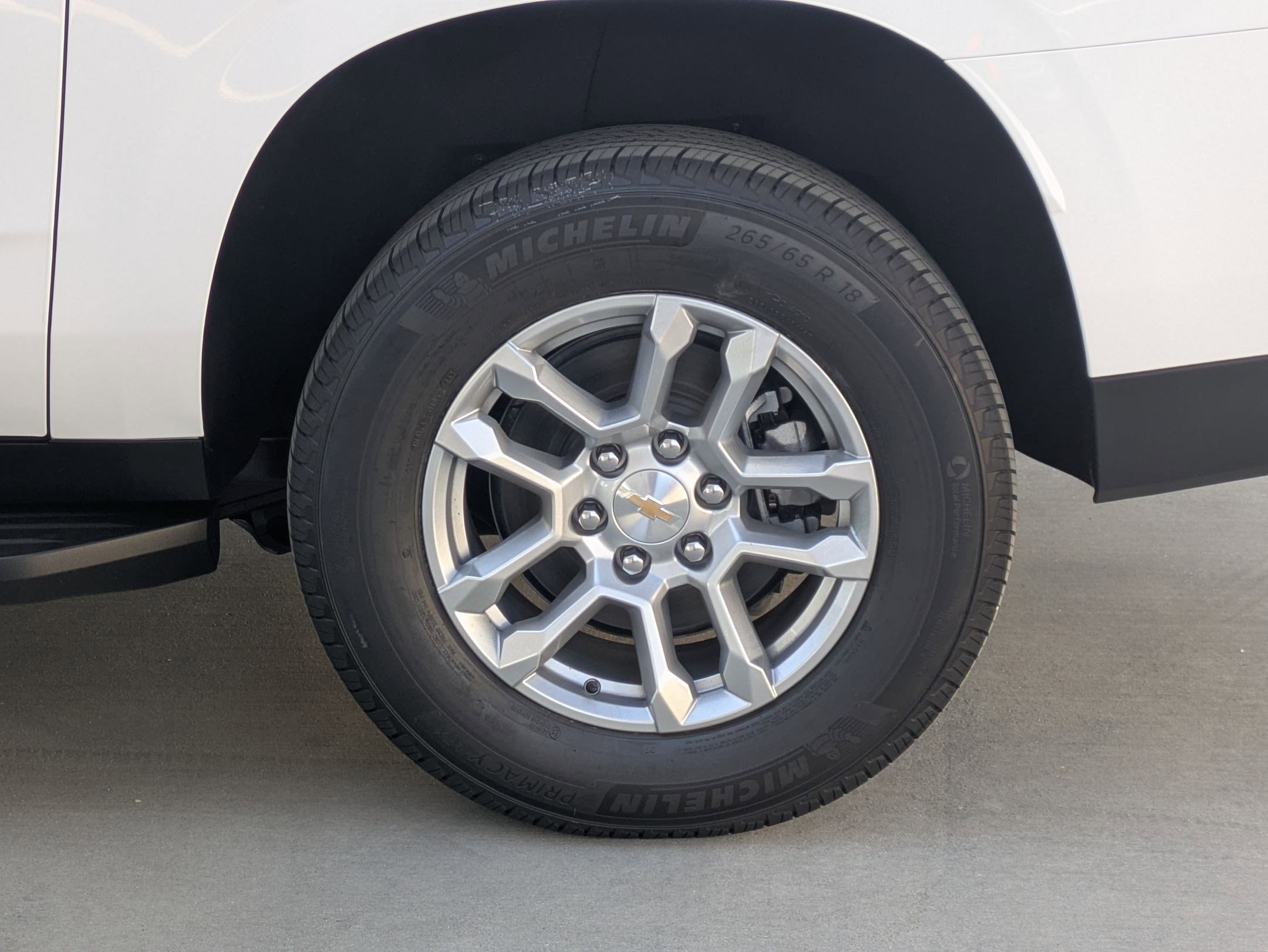 New 2026 Chevrolet Suburban LS image 6