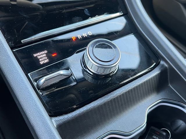 Used 2024 Jeep Grand Cherokee L Limited w/ Black Appearance Package image 32