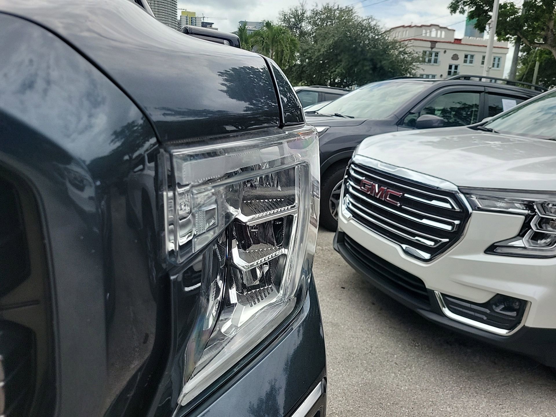 Used 2020 GMC Sierra 1500 AT4 w/ AT4 Premium Package AWD/4WD image 5
