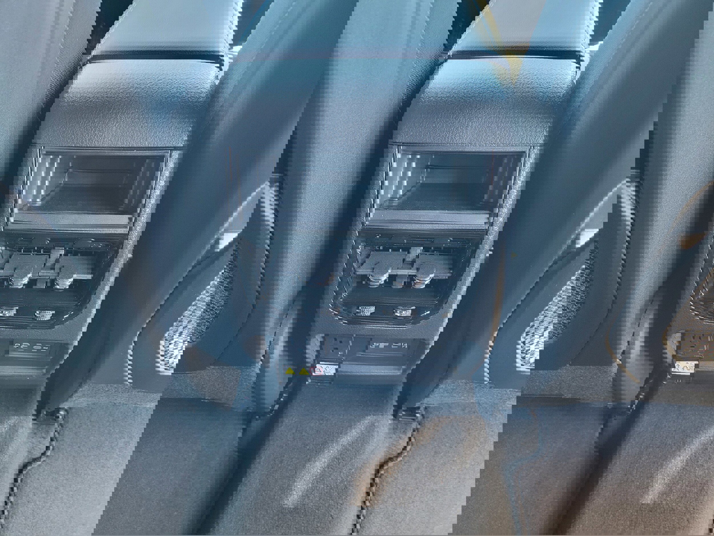 New 2026 Jeep Grand Cherokee Altitude image 18