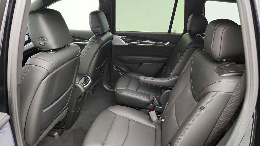 Used 2024 Cadillac XT6 Sport w/ Technology Package image 22
