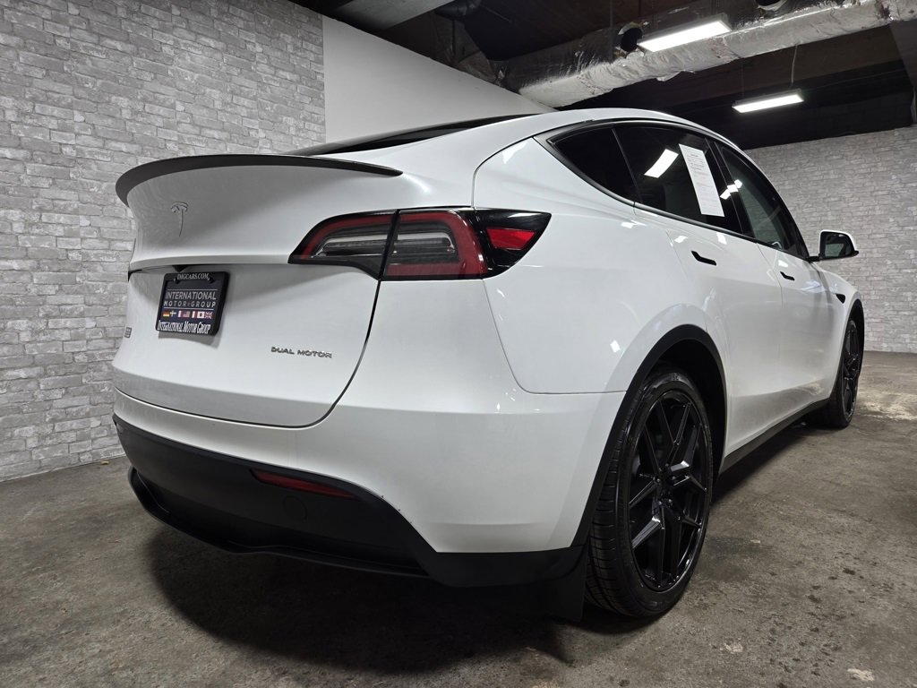 Used 2023 Tesla Model Y Long Range image 40