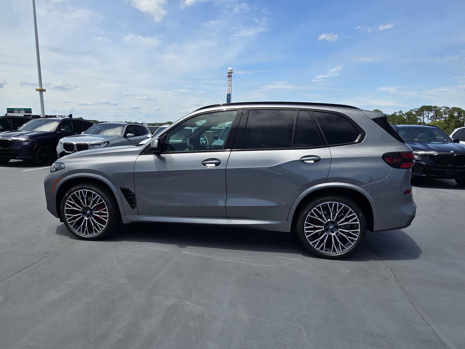 New 2026 BMW X5 xDrive40i w/ Executive Package AWD/4WD image 6