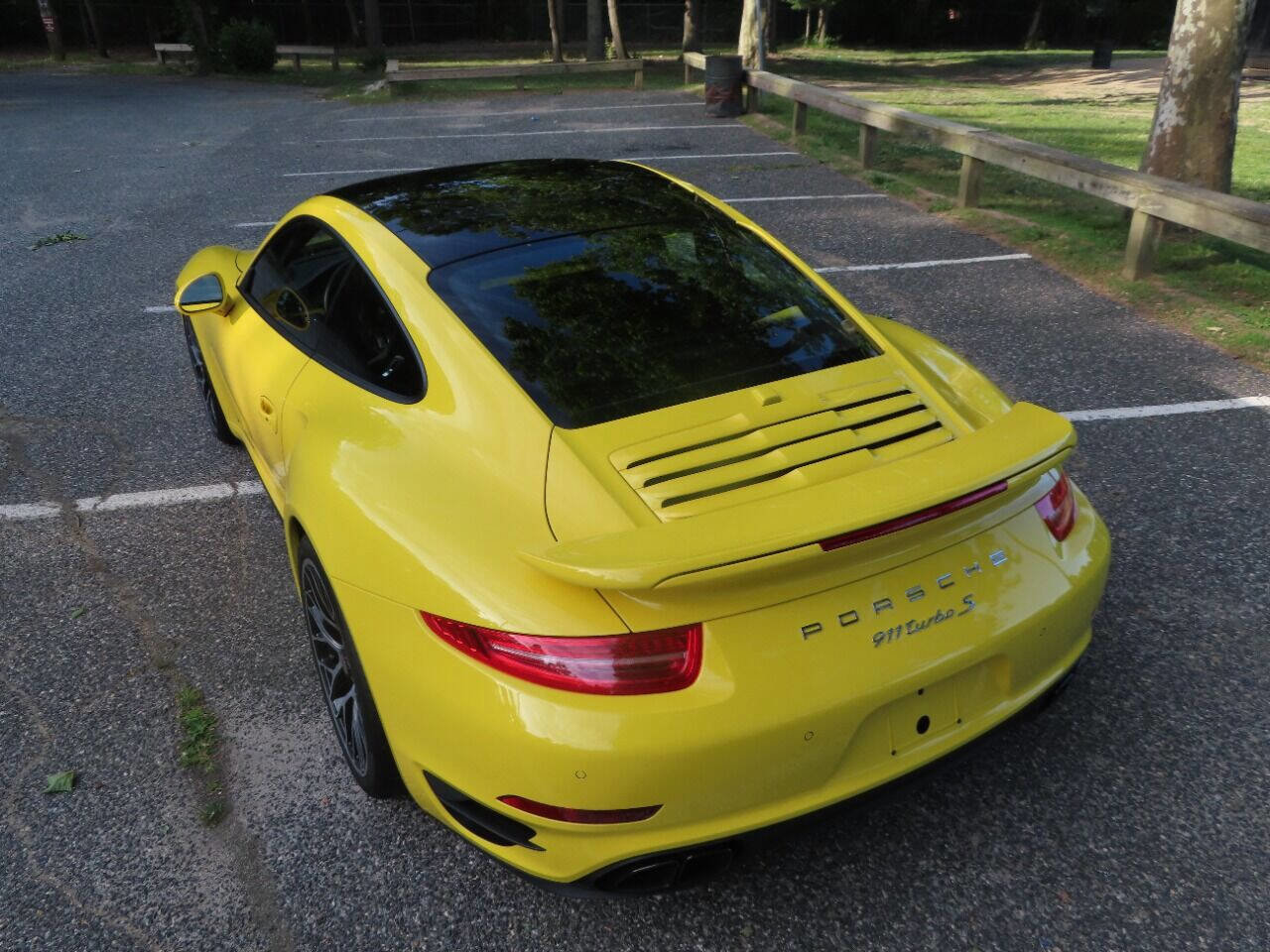Used 2015 Porsche 911 Turbo S image 14