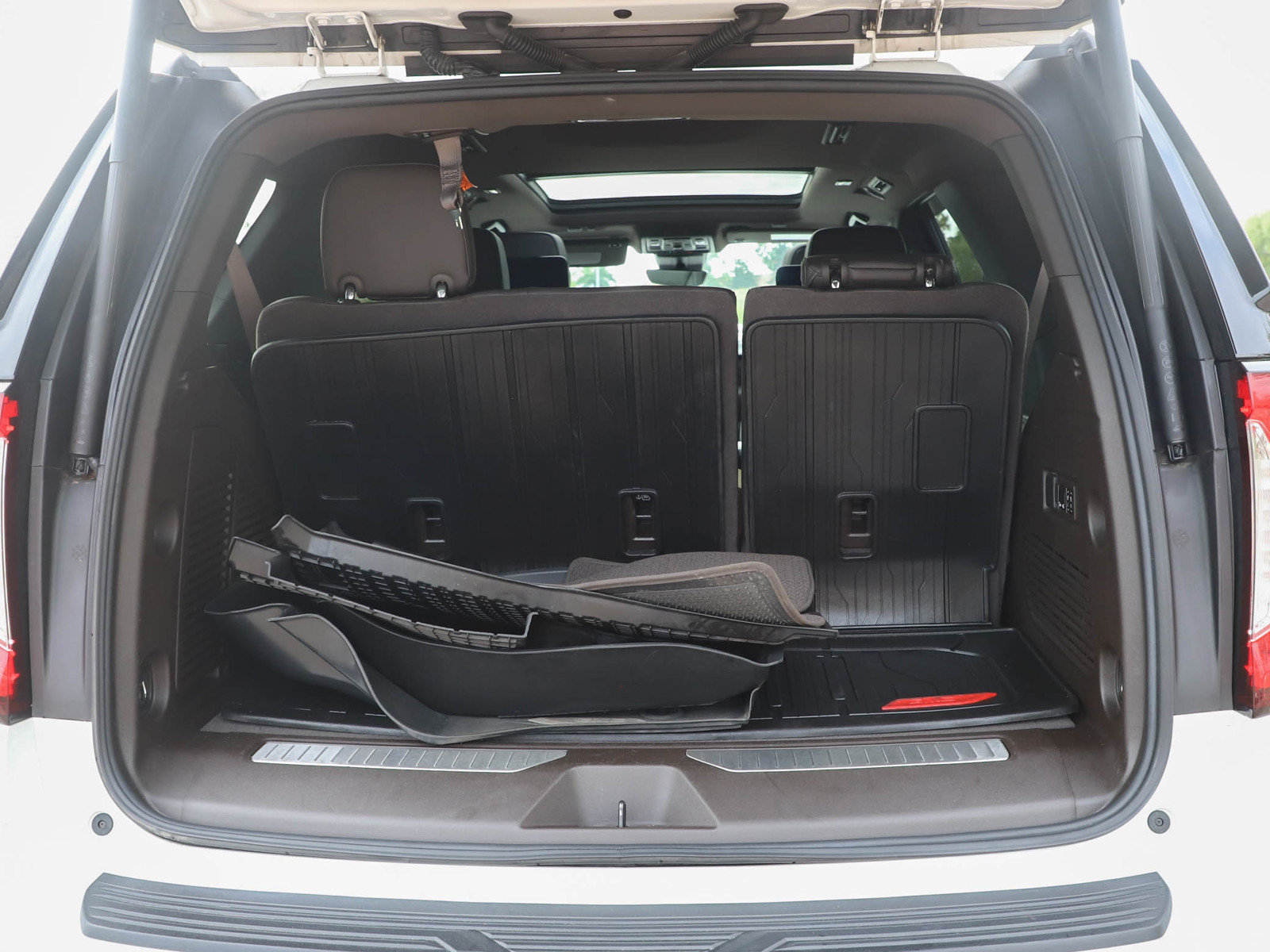 Used 2023 GMC Yukon Denali w/ Denali Reserve Package AWD/4WD image 15