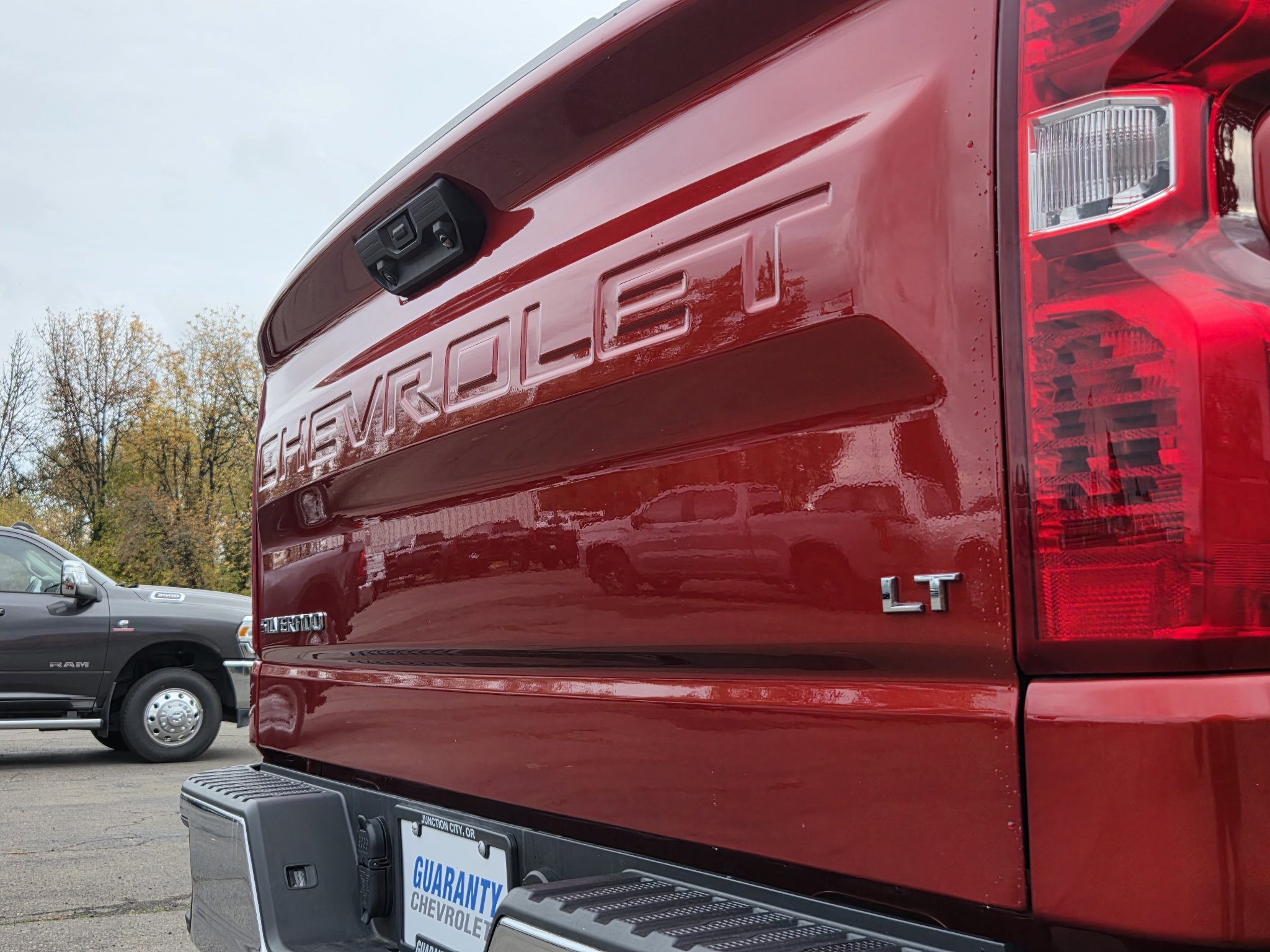 Used 2023 Chevrolet Silverado 1500 LT AWD/4WD image 10