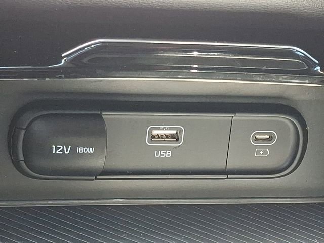Certified 2025 Kia Sportage LX FWD image 25
