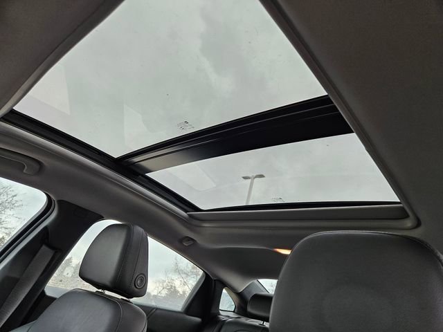 Used 2018 Chevrolet Malibu Premier w/ Premier Sun and Wheel Package image 11