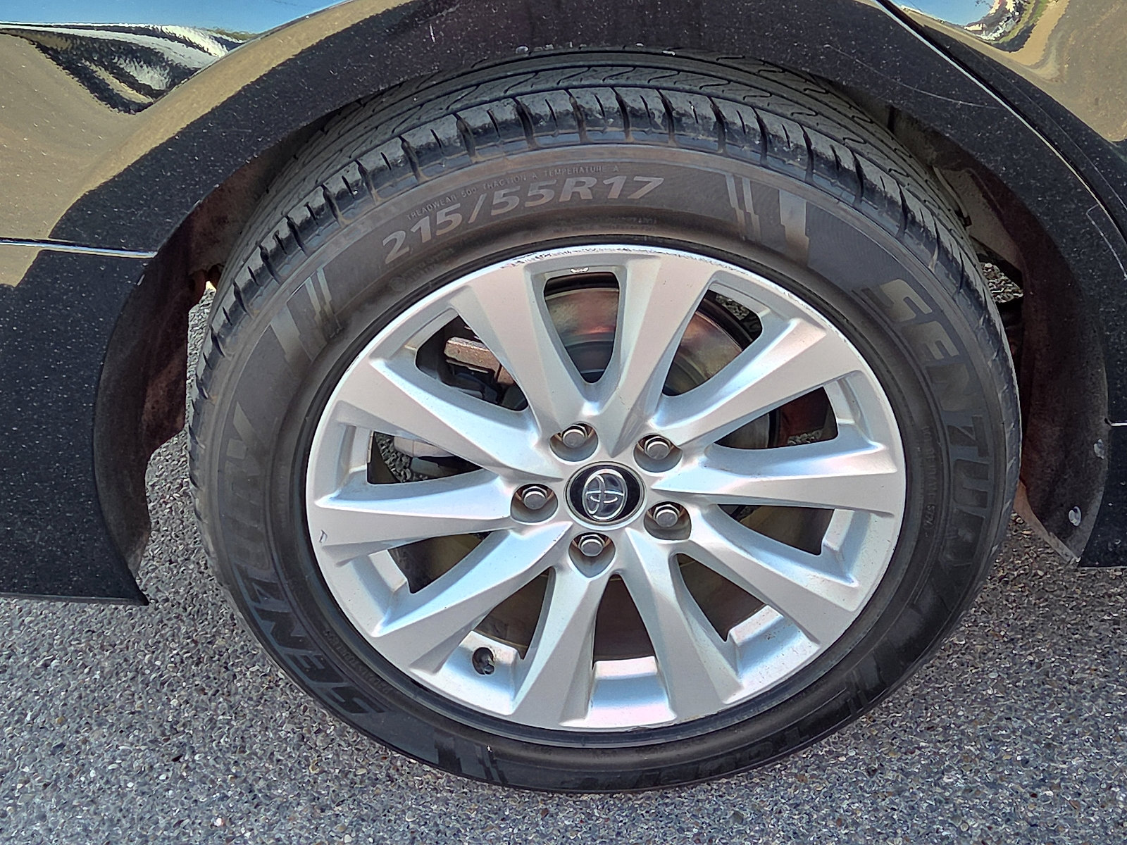 Used 2020 Toyota Camry LE image 6