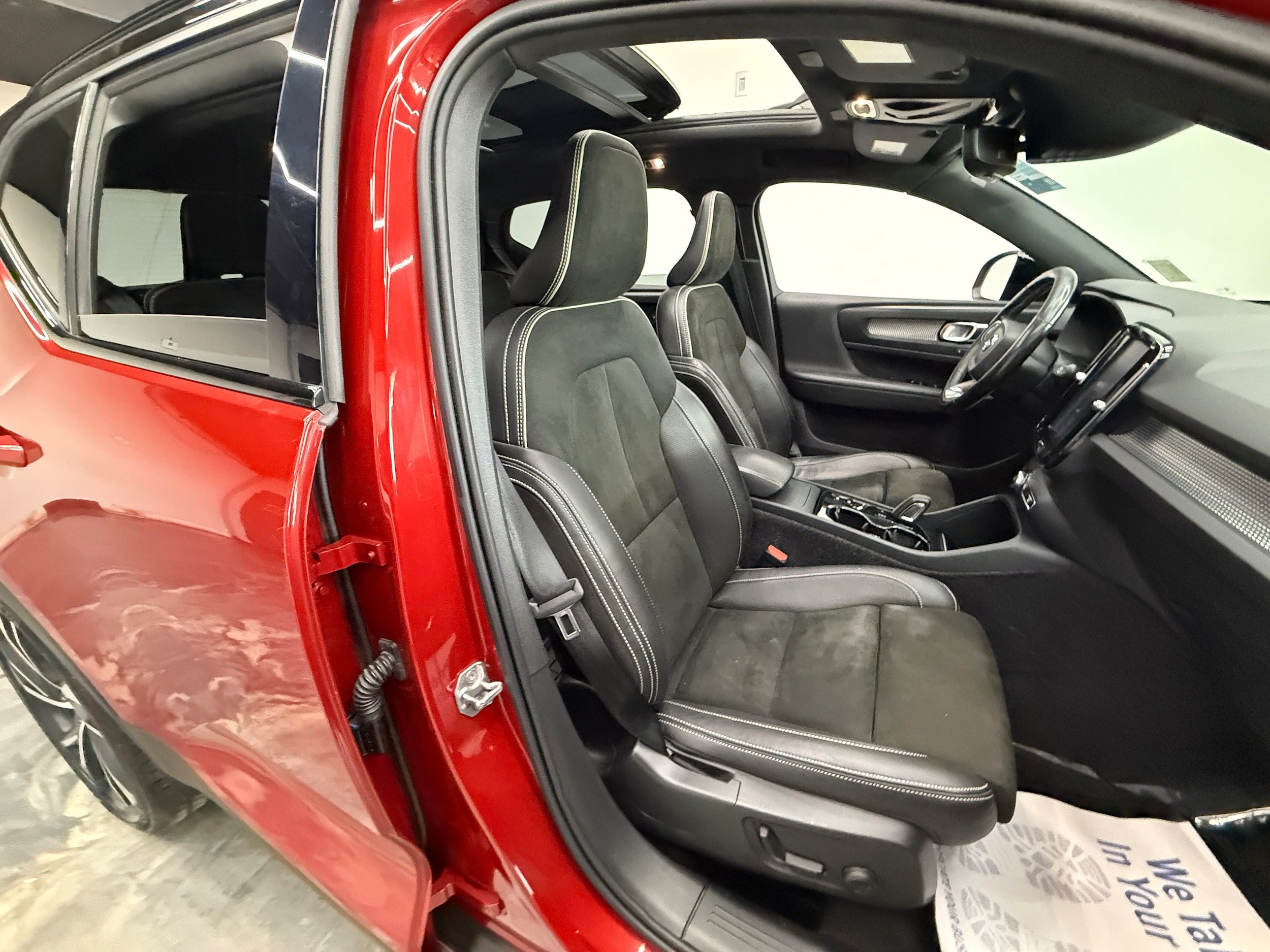 Used 2021 Volvo XC40 T5 R-Design AWD/4WD image 17