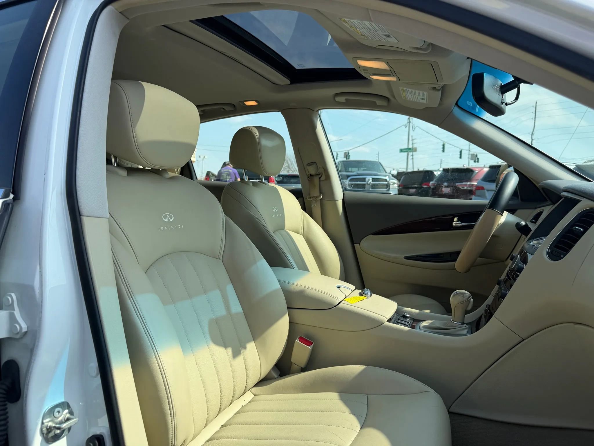 Used 2012 INFINITI EX35 Journey w/ Premium Pkg image 12