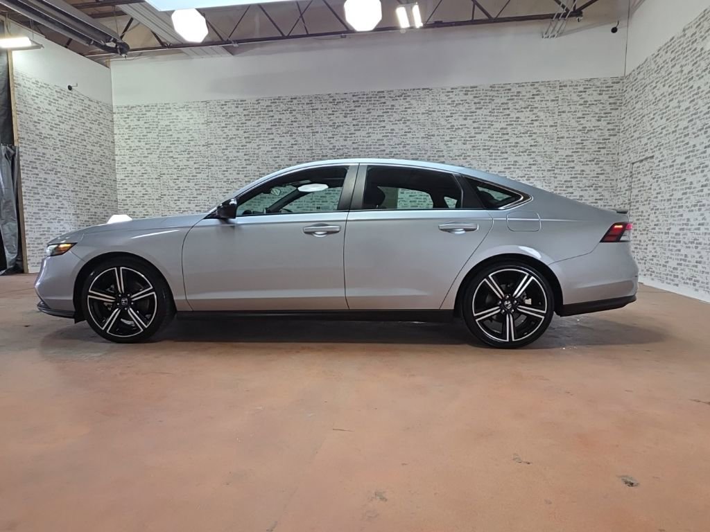 Used 2023 Honda Accord Sport image 5