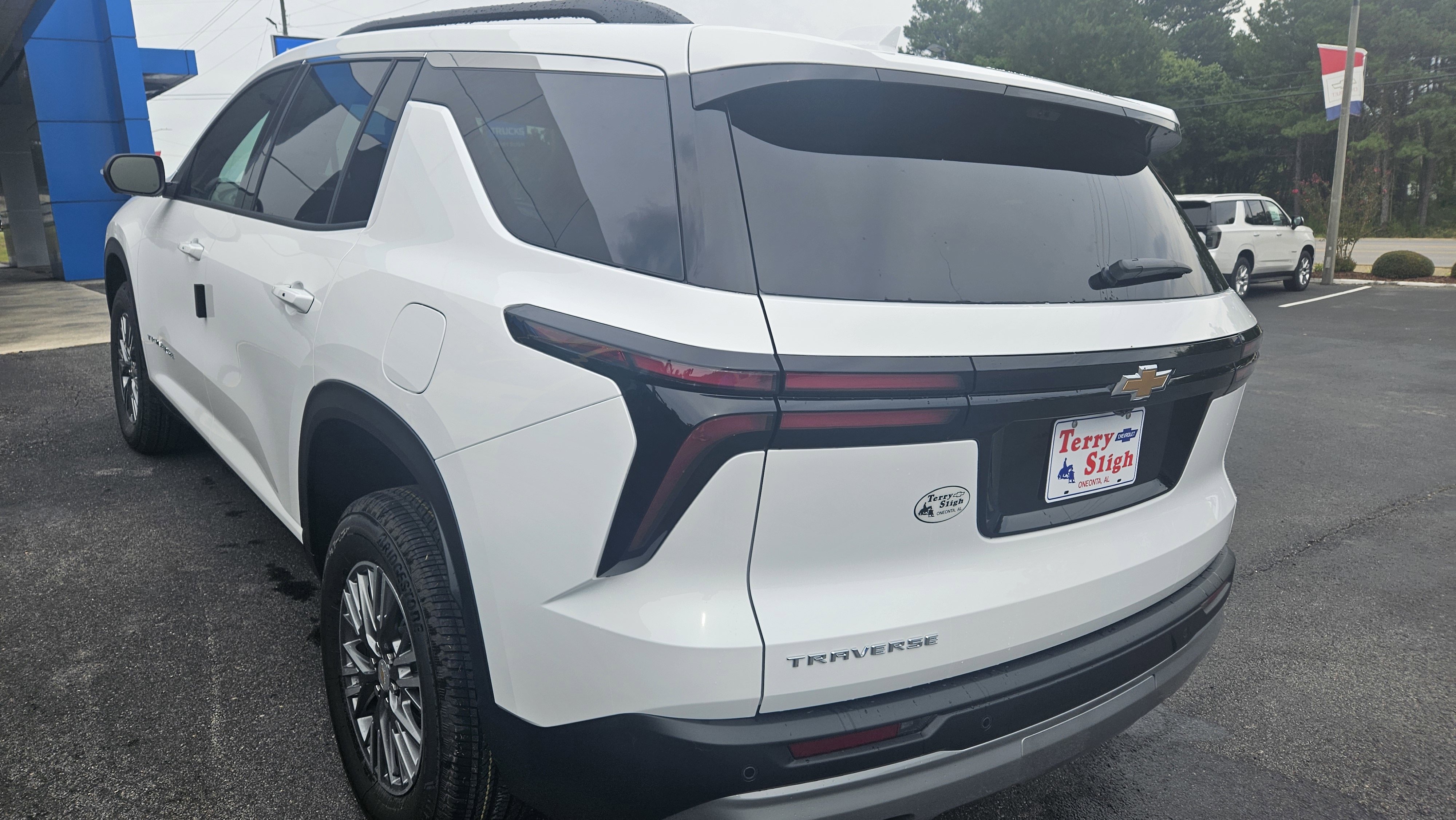 New 2026 Chevrolet Traverse LT w/ Driver Confidence Package image 7