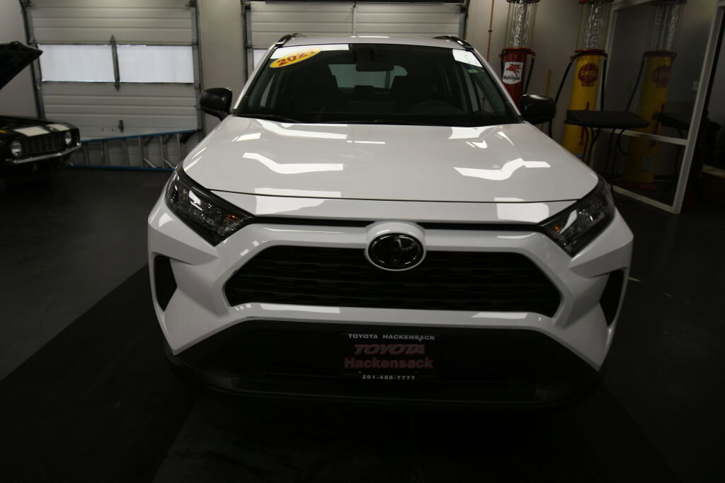 Used 2021 Toyota RAV4 LE w/ Carpet Mat Package (TMS) AWD/4WD image 2