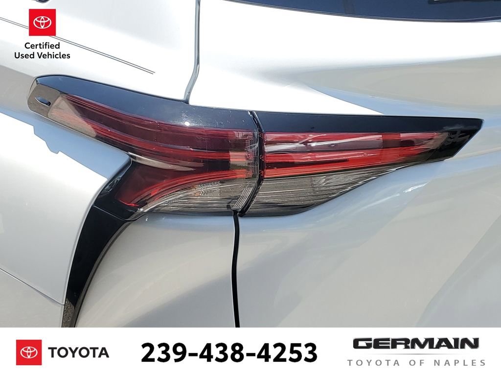 Used 2024 Toyota Sienna Platinum FWD image 15