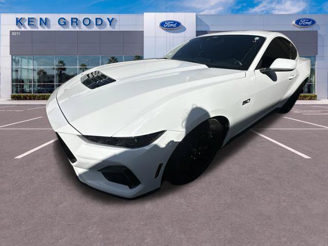 Used 2025 Ford Mustang GT RWD image 4