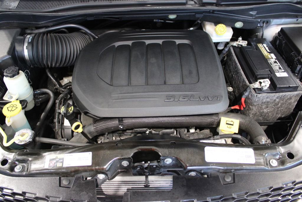 Used 2019 Dodge Grand Caravan SXT image 9