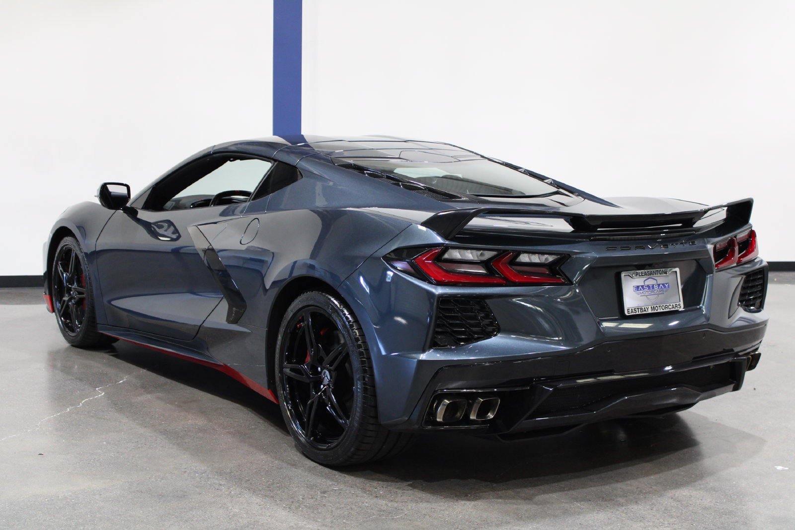 Used 2021 Chevrolet Corvette Stingray Coupe w/ Z51 Performance Package RWD image 11