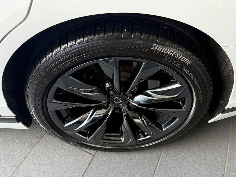Used 2023 Lexus LS 500 F Sport w/ Accessory Package (Z2) AWD/4WD image 6