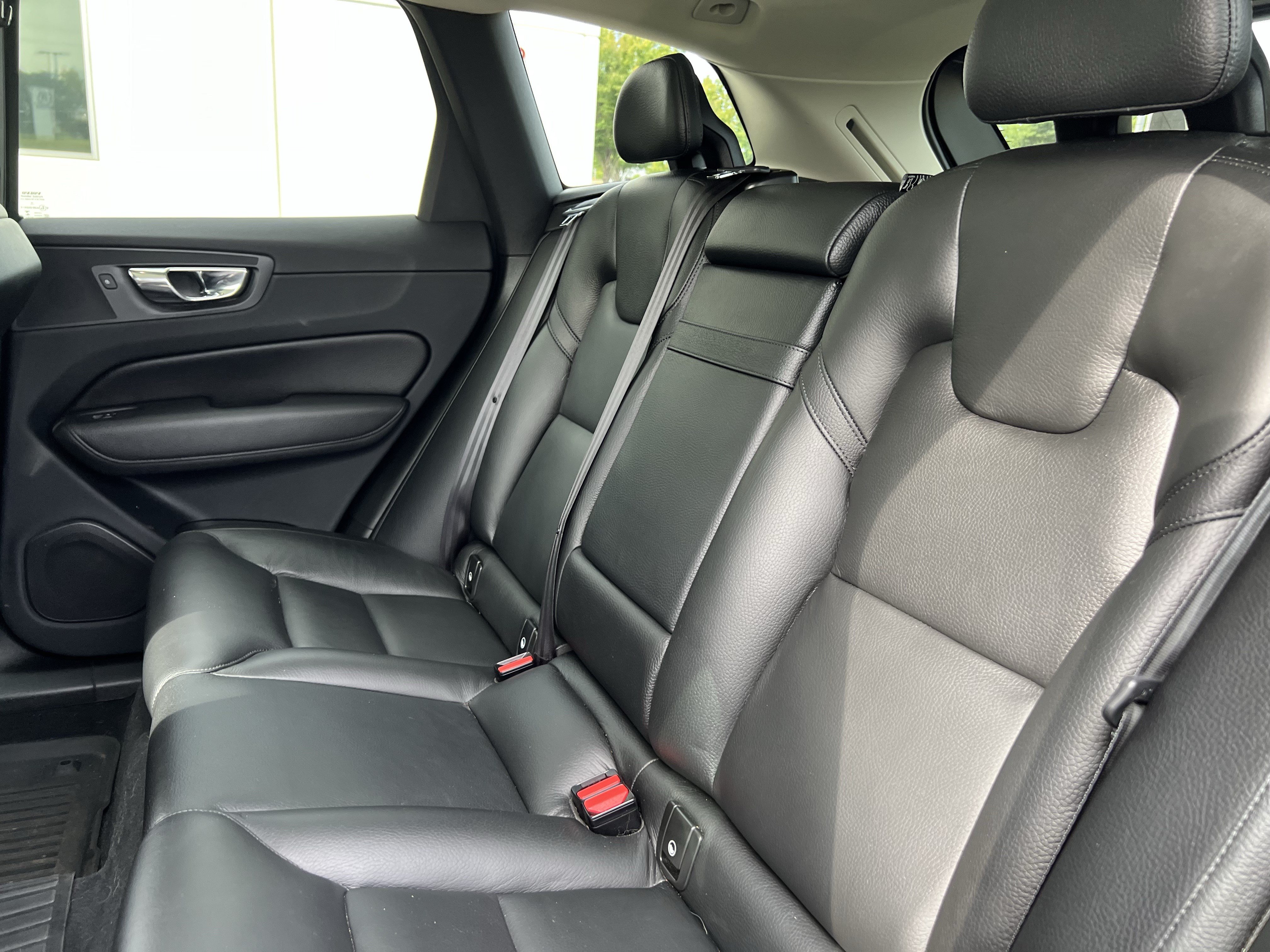 Used 2018 Volvo XC60 T5 Inscription w/ Convenience Package AWD/4WD image 33