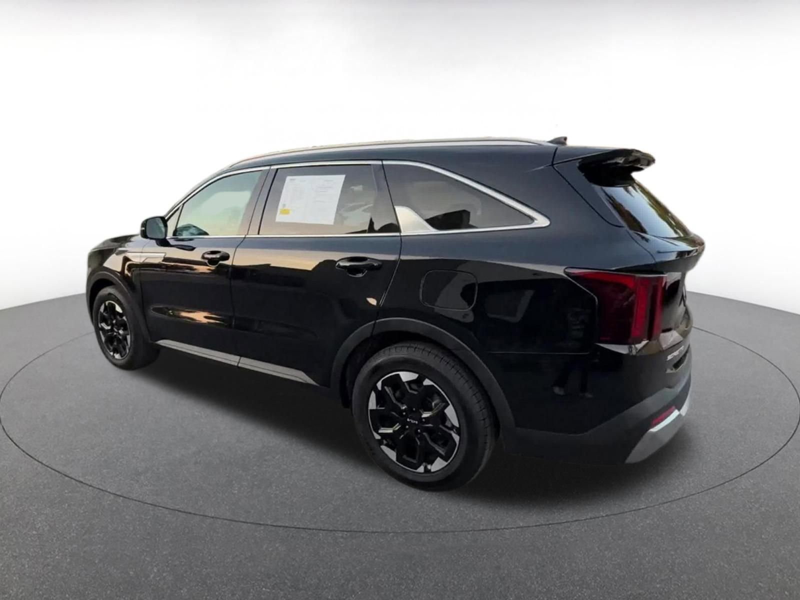 Used 2024 Kia Sorento S FWD image 10