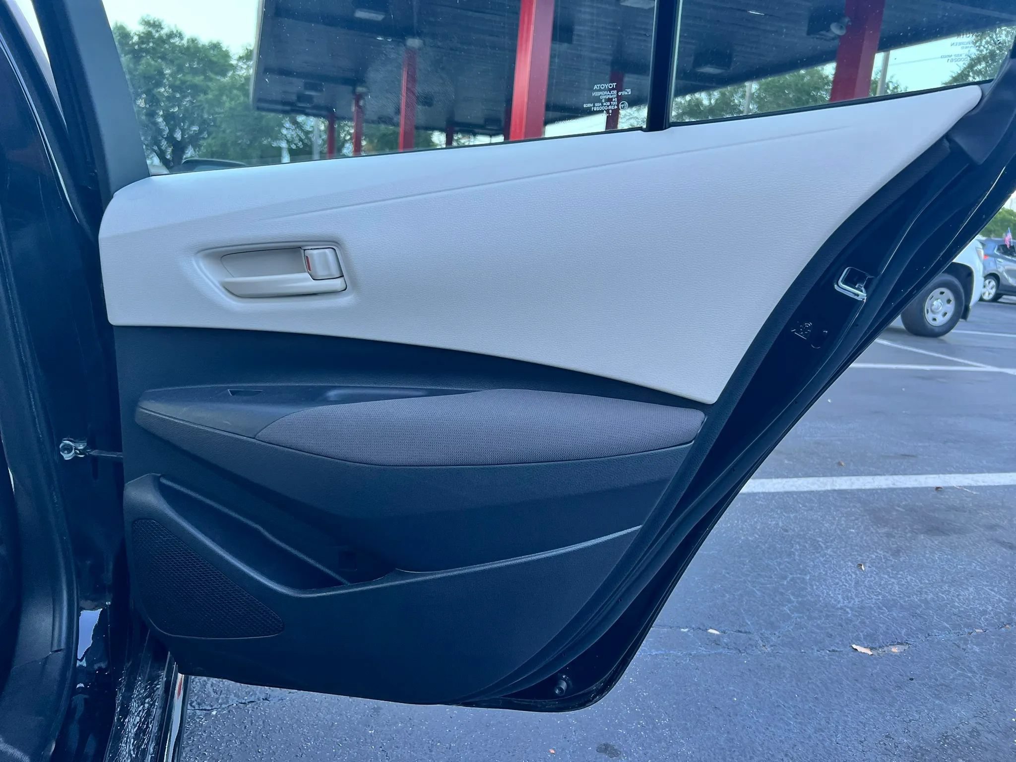 Used 2023 Toyota Corolla LE FWD image 16