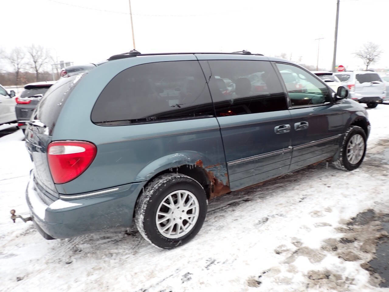 Used 2005 Chrysler Town & Country Touring w/ Luxury Group image 6
