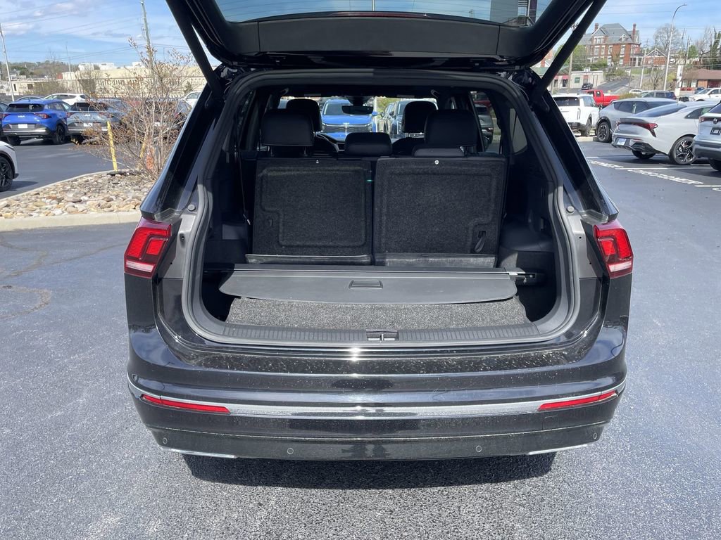 Used 2021 Volkswagen Tiguan SEL Premium R-Line image 40