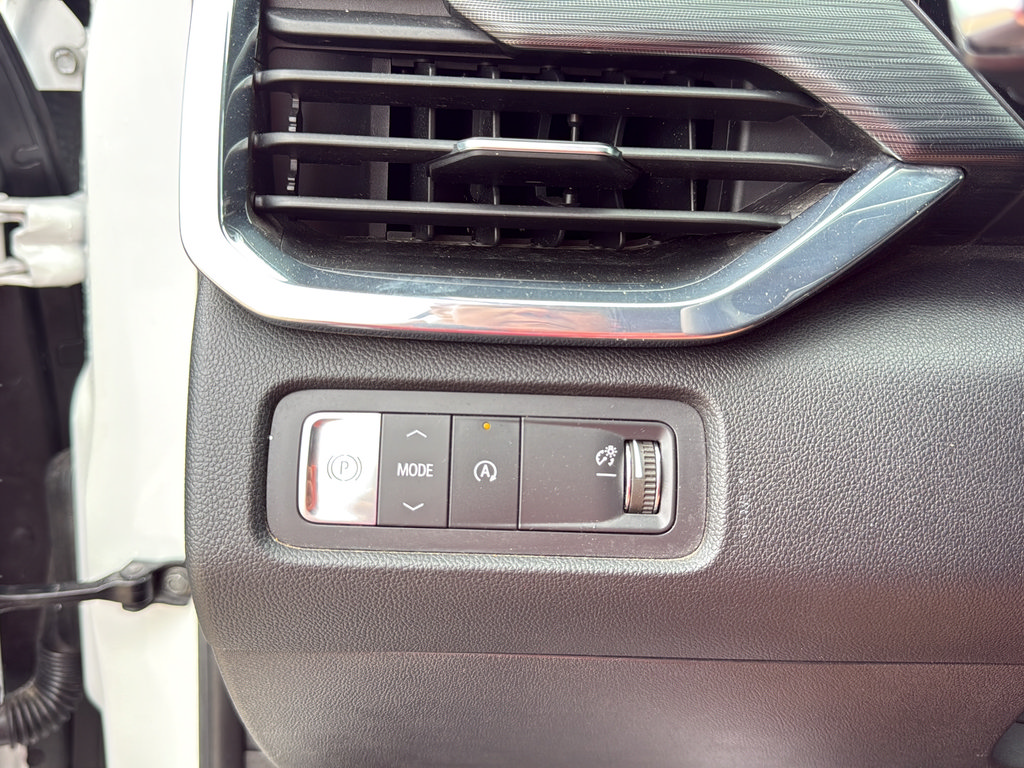 Used 2025 GMC Acadia Elevation FWD image 19