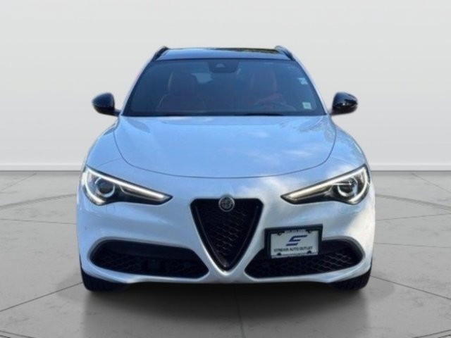 Used 2023 Alfa Romeo Stelvio Veloce AWD/4WD image 2