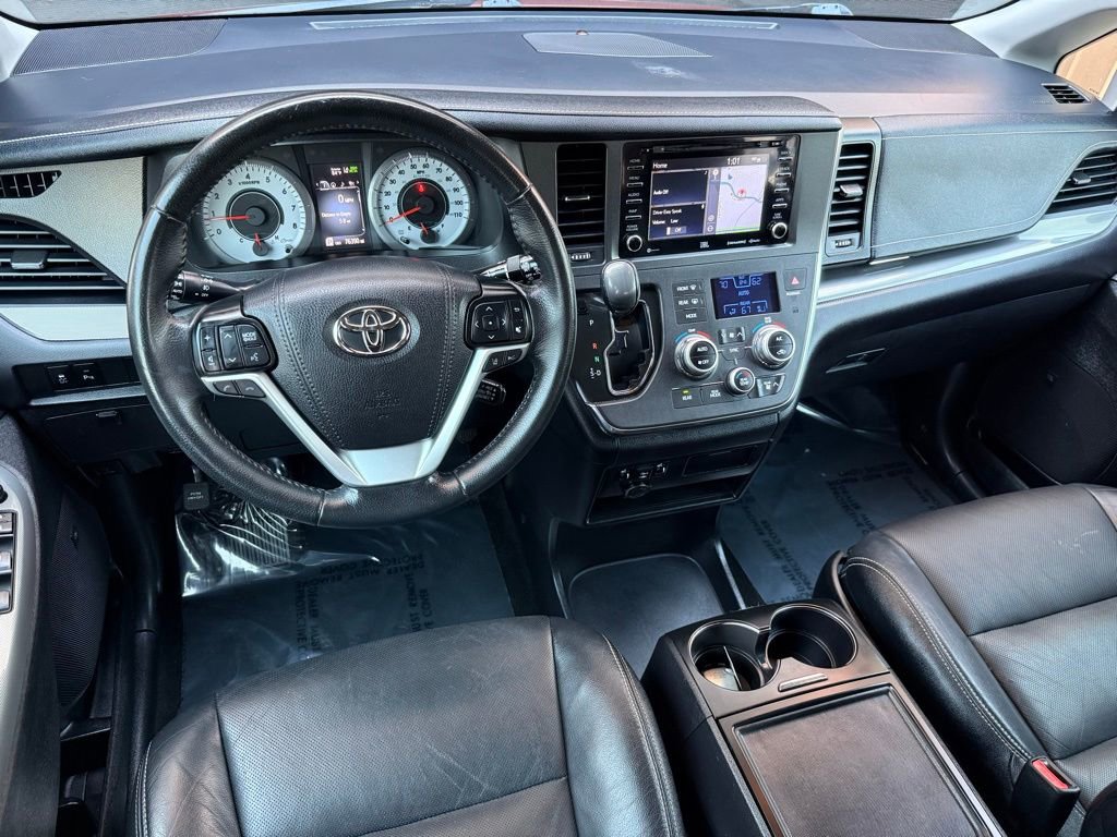 Used 2019 Toyota Sienna SE w/ SE Preferred Package FWD image 23