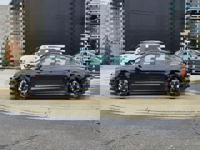 Used 2023 Porsche Taycan w/ Premium Package image 6