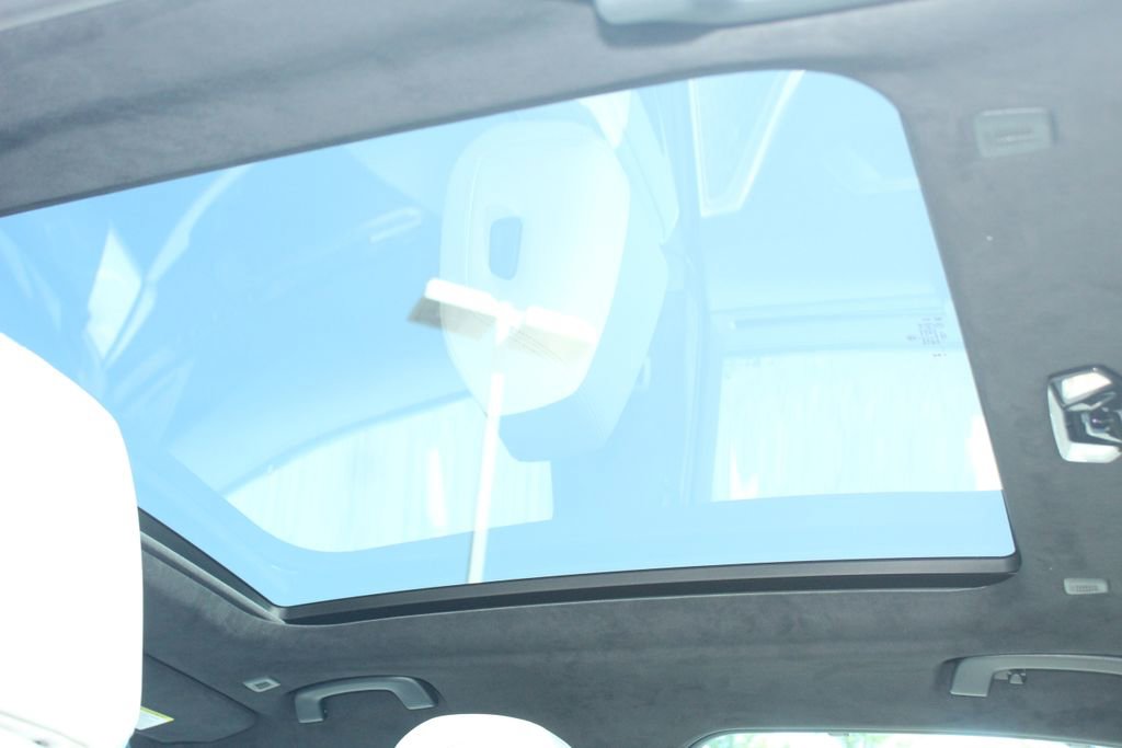 New 2026 BMW 550e xDrive w/ Executive Package AWD/4WD image 24