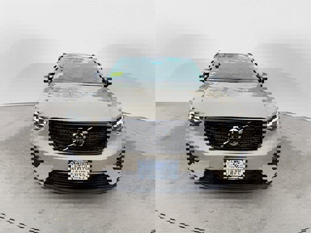 New 2025 Volvo XC40 B5 Ultra w/ Climate Package image 27