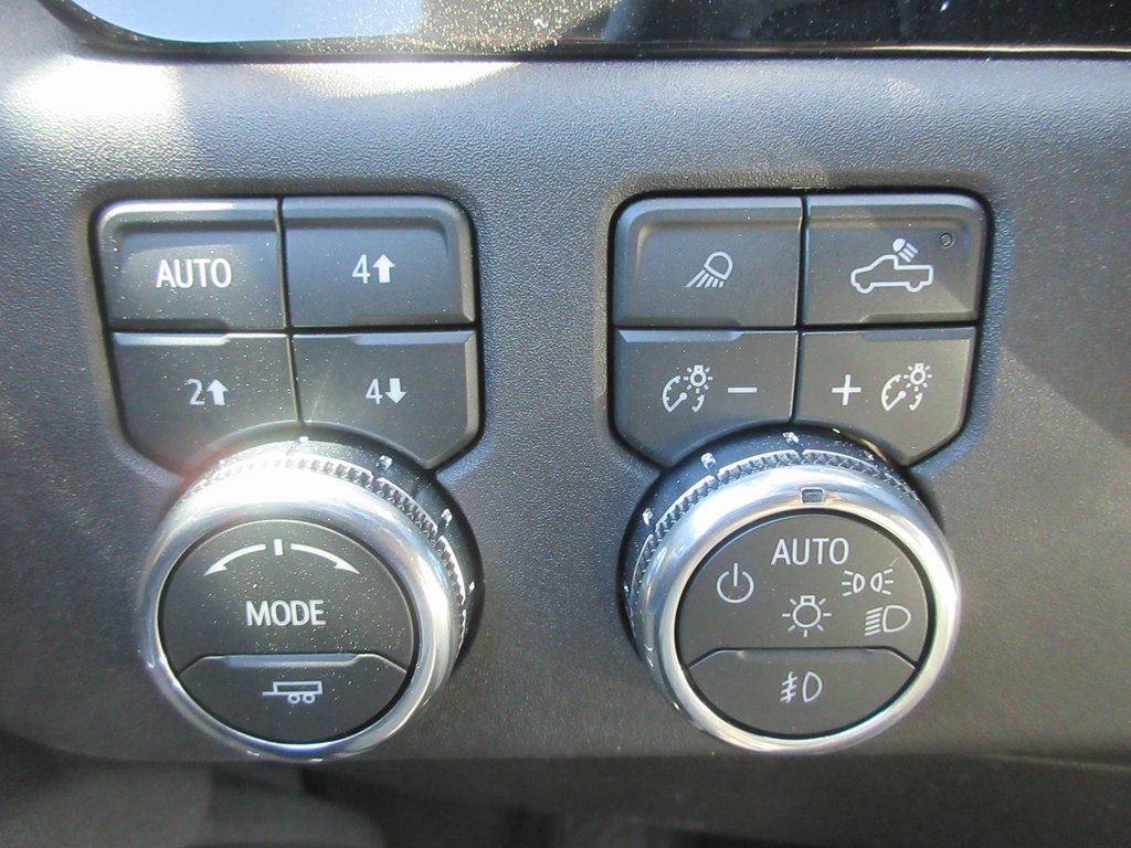 New 2026 GMC Sierra 3500 SLT w/ SLT Premium Package image 17