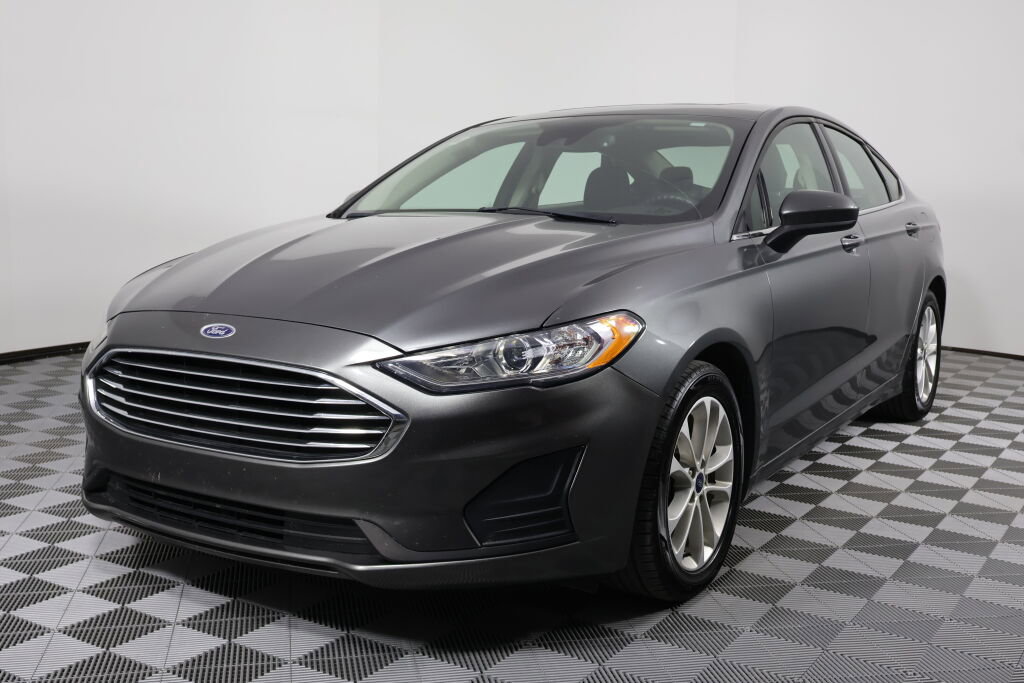 Used 2020 Ford Fusion SE image 5