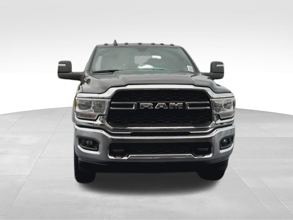 New 2024 RAM 3500 Tradesman w/ Chrome Appearance Group AWD/4WD image 4