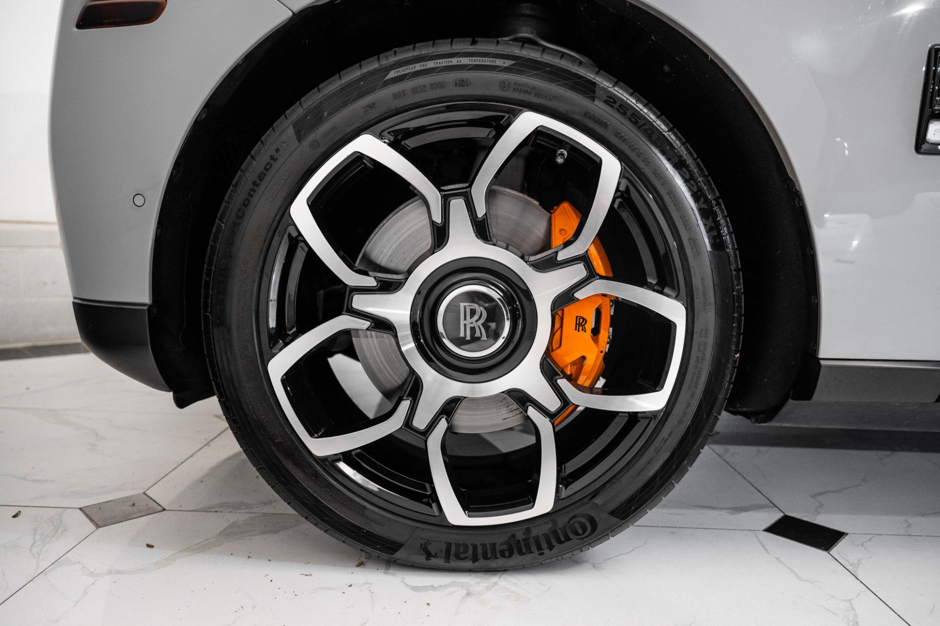 Used 2022 Rolls-Royce Cullinan w/ Dark Exterior Package image 13