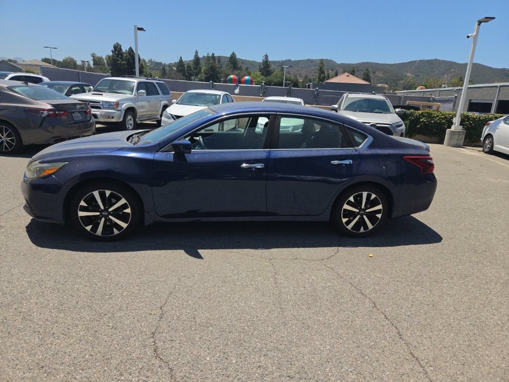 Used 2018 Nissan Altima 2.5 SR FWD image 2