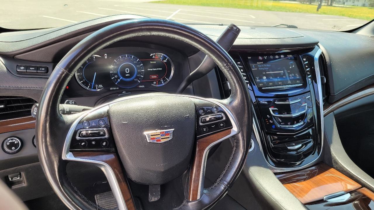 Used 2019 Cadillac Escalade ESV Premium Luxury w/ Escalade Sport Edition AWD/4WD image 10
