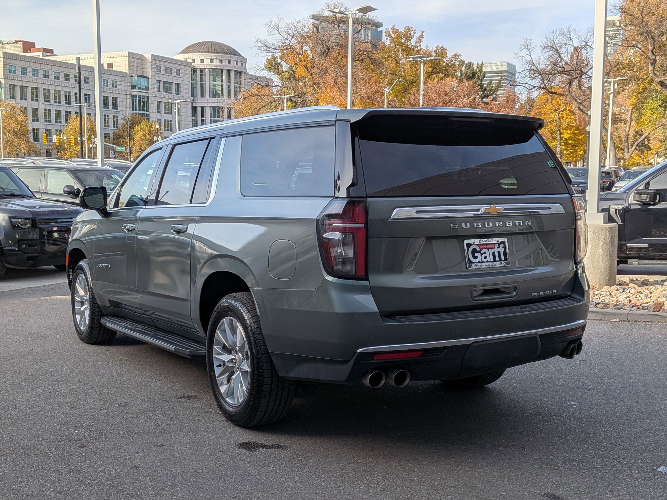 Used 2023 Chevrolet Suburban Premier image 5