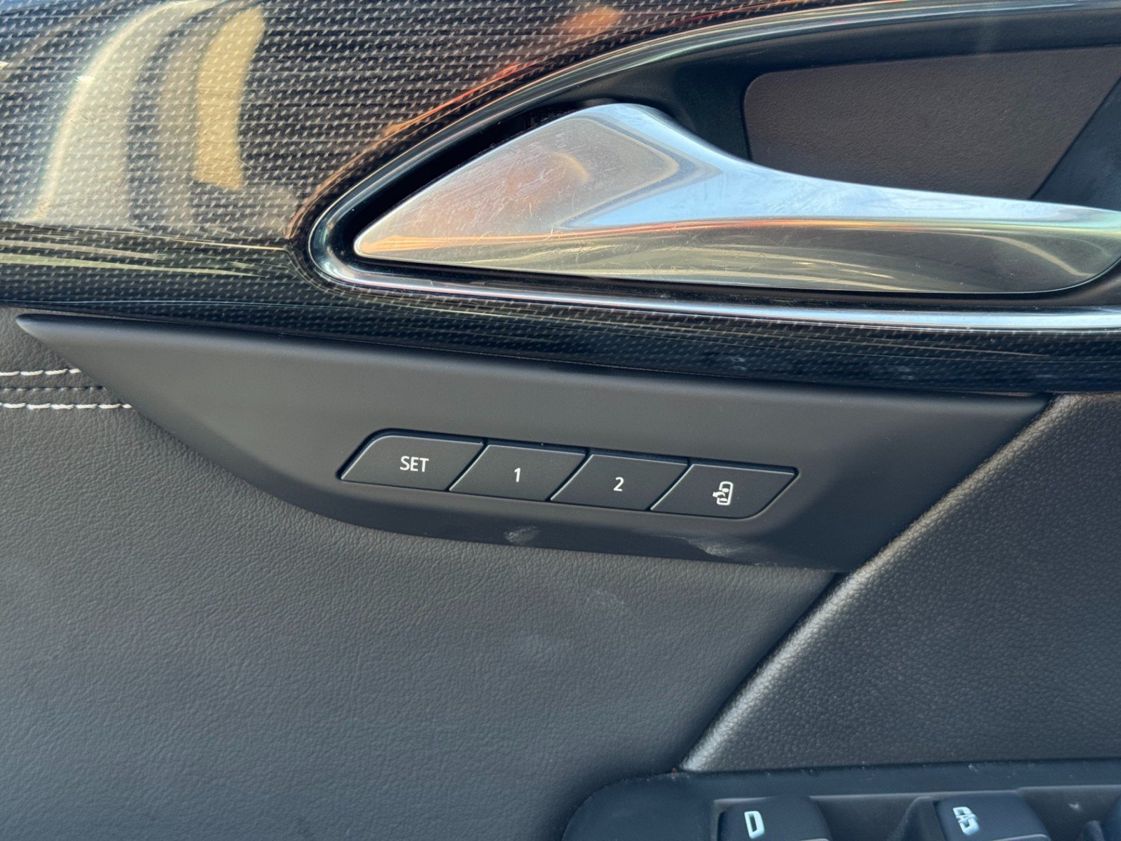 Used 2022 Buick Envision Essence w/ Safety Package FWD image 17