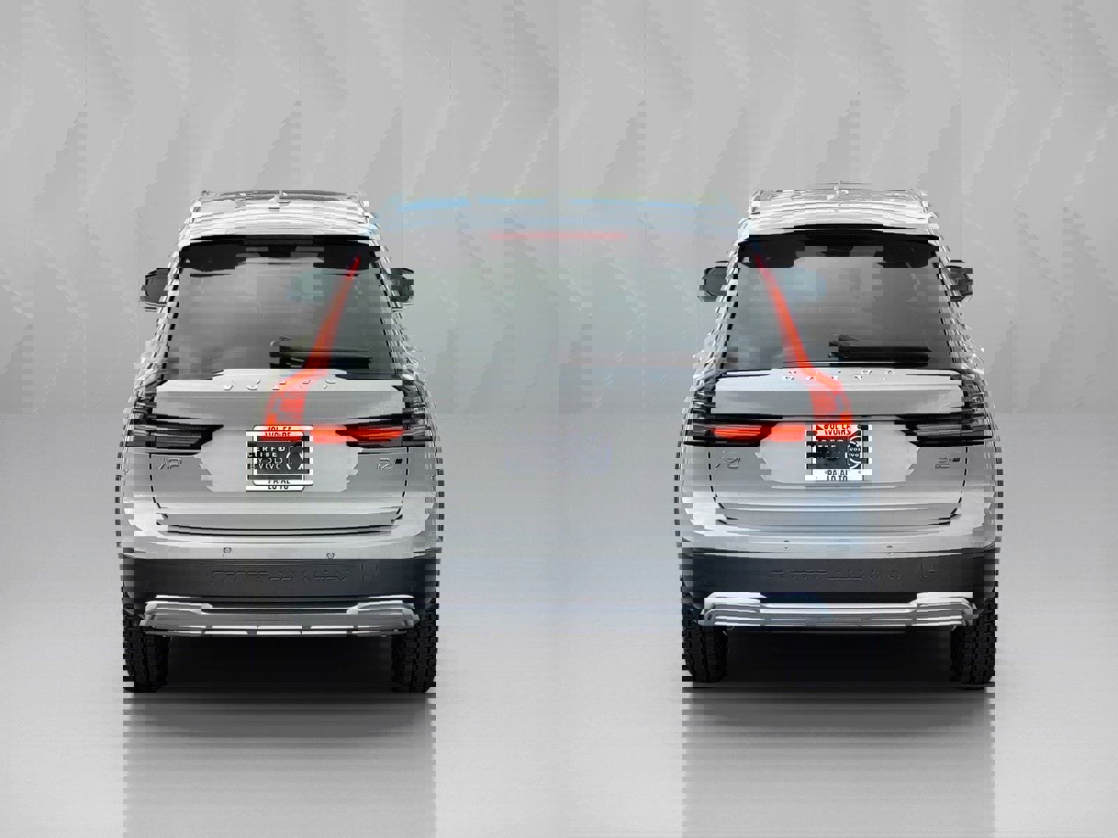 Certified 2025 Volvo V90 B6 Cross Country Plus image 5