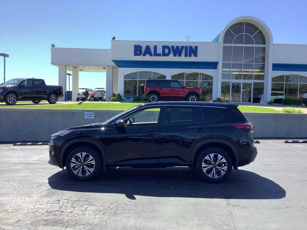 Used 2023 Nissan Rogue SV image 4