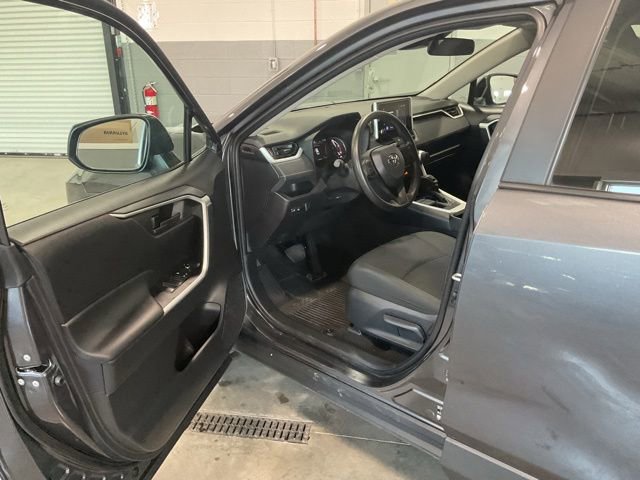 Used 2024 Toyota RAV4 LE AWD/4WD image 9