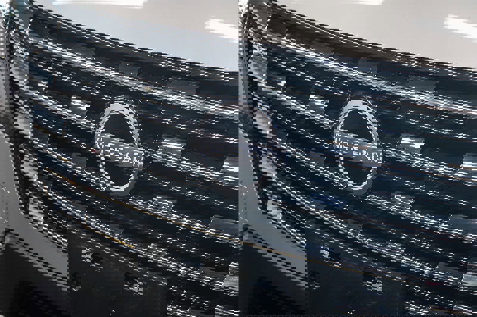 Used 2024 Nissan Rogue SV w/ SV Premium Package image 8